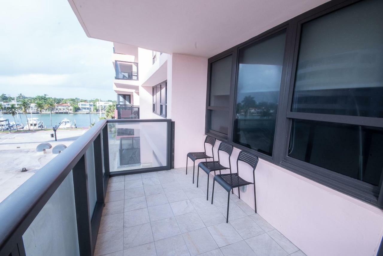 OCEANFRONT APARTMENTS AT THE ALEXANDER MIAMI BEACH