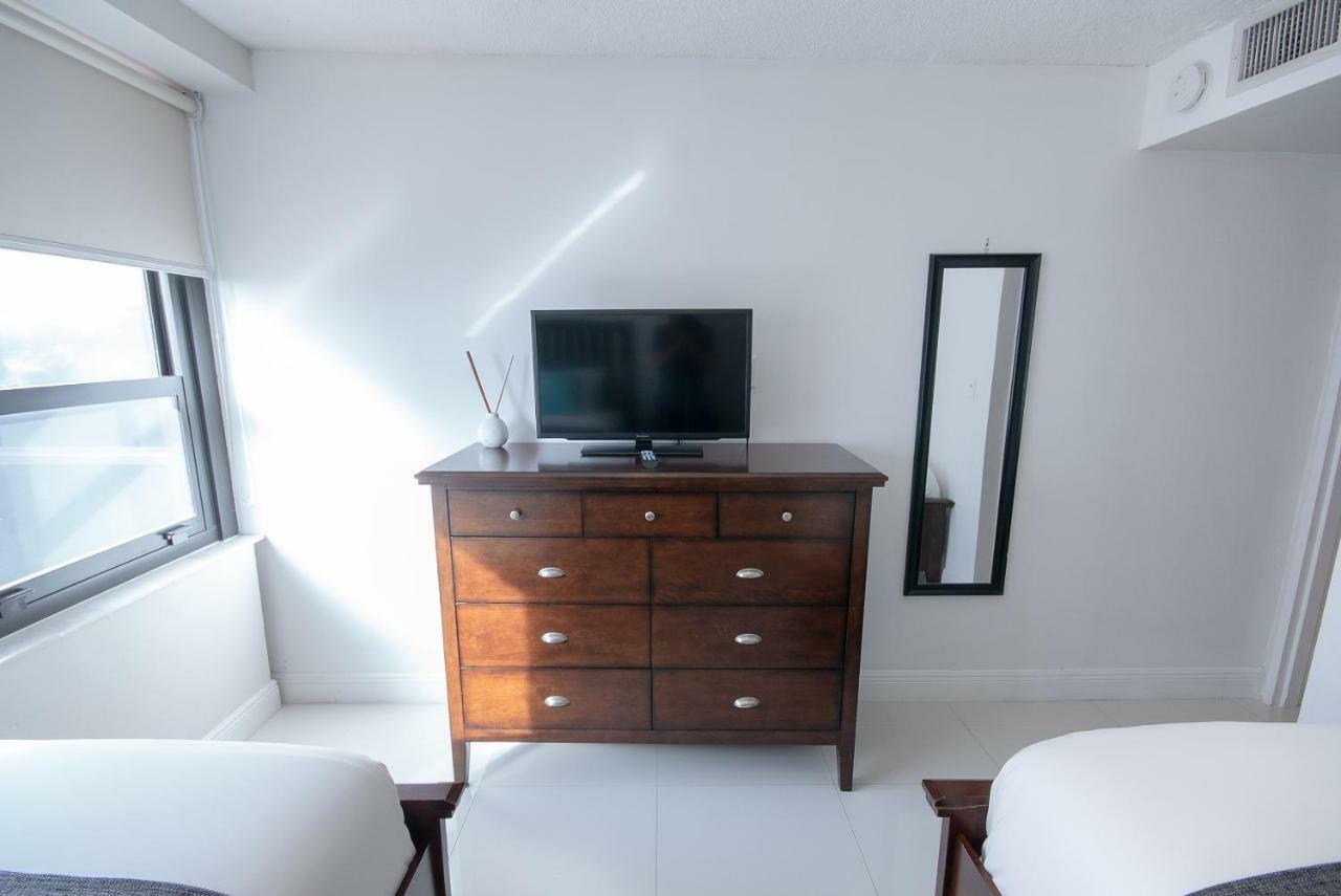 OCEANFRONT APARTMENTS AT THE ALEXANDER MIAMI BEACH